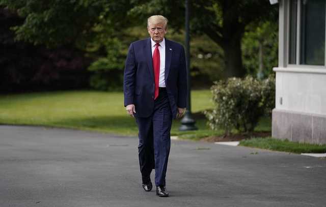 Трамп решил сыграть в гольф и нарушил противоэпидемические нормы