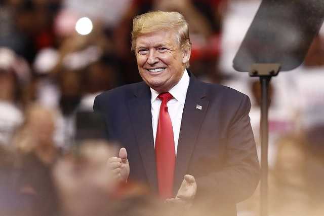 Трамп отдаст всю свою зарплату на борьбу с коронавирусом