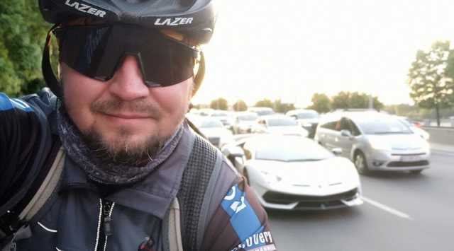 В Киеве велосипед оказался быстрее и удобнее, чем Lamborghini