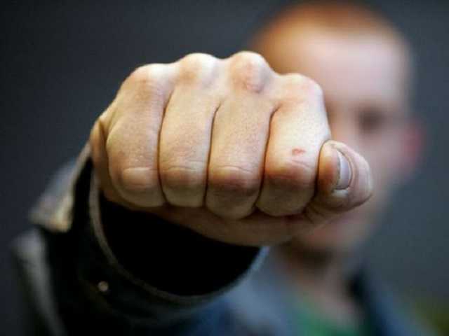 В киевском метро подростки избили пассажира