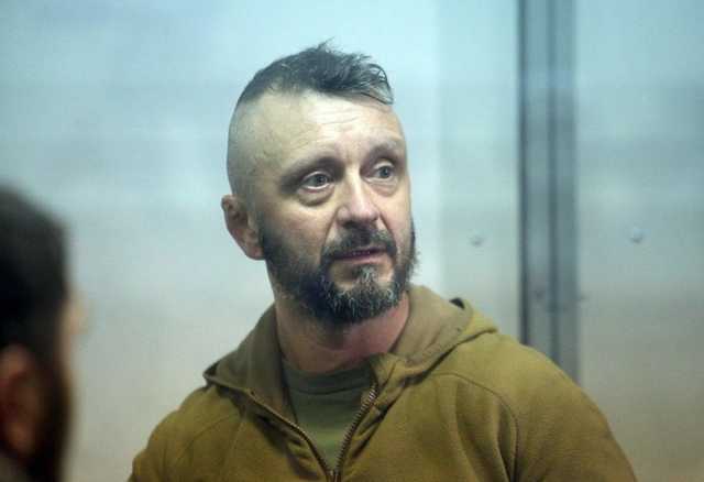 Захист Антоненка заявляє, що зміг ознайомитися з матеріалами справи на п’ятий день