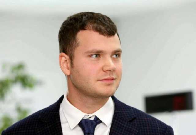 Фракция Слуга народа рассматривает возможность создания Временной следственной комиссии по сокрытию доходов министром Криклием