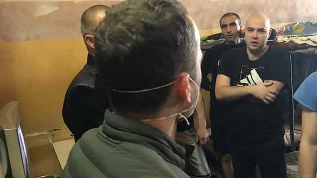 Как селедки в банке: Малюська показал, в каких условиях живут заключенные на Херсонщине
