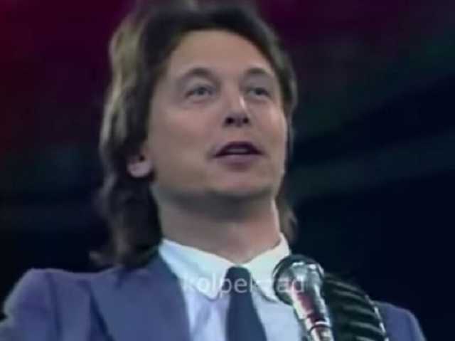 Илон Маск, "поющий" про "Землю в иллюминаторе", взорвал сеть