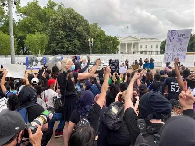 Из-за протестов в США сотрудникам Белого дома рекомендовали не выходить на работу