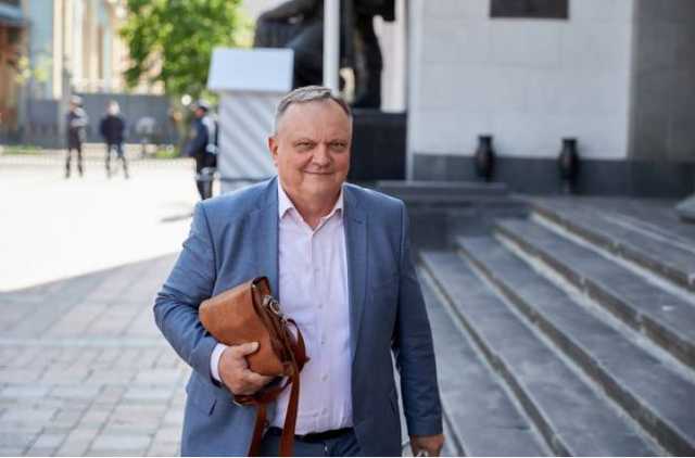 Стало известно, кто из нардепов не успел вовремя подать декларацию