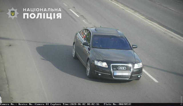 В центре Одессы бандиты отобрали у мужчины сумку с деньгами