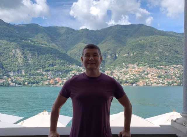 Онищенко вышел на свободу и "засветился" на курорте