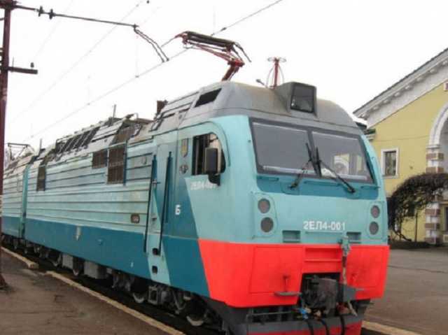 «Любой эпидемиолог потеряет сознание»: сеть поразили переполненные киевские электрички