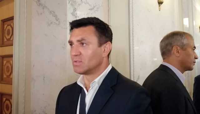 Кличко должен прекратить коррупционную схему Комарницкого и Тищенко, - депутат