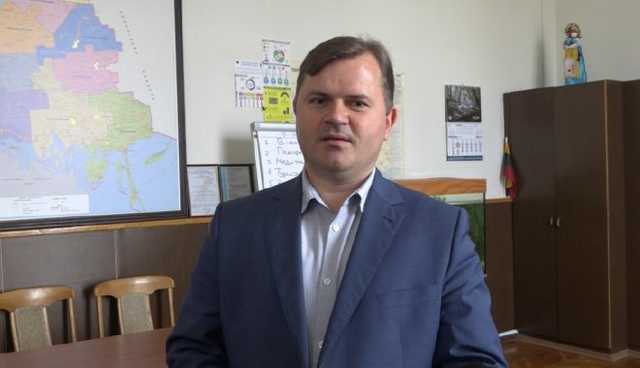 Уволенный за заказ песни со стриптизом, херсонский чиновник займет аналогичную должность в Харькове