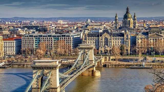 Венгрия открыла границы для трех стран