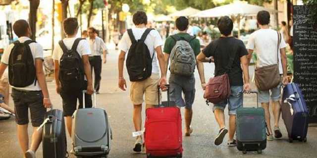 Кулеба рассказал, куда украинцы смогут улететь в отпуск этим летом