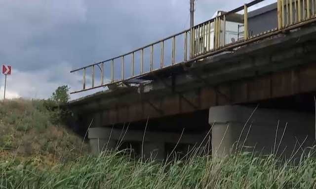 “Може статися трагедія”: у Миколаївській області на трасі національного значення руйнується міст