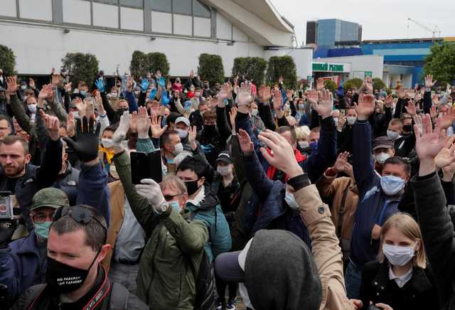 У Мінську пройшов збір підписів за альтернативних кандидатів у президенти