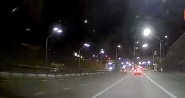 "Расплата" была мгновенной: появилось видео за две минуты до жуткой аварии в Киеве