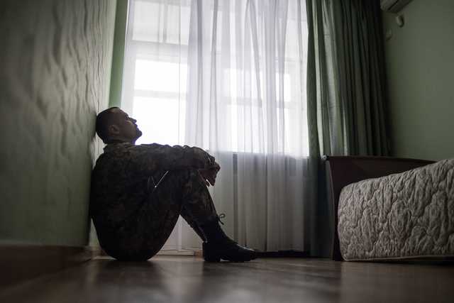 Плакала і не вірила: мати вчинила самогубство після загибелі сина-воїна