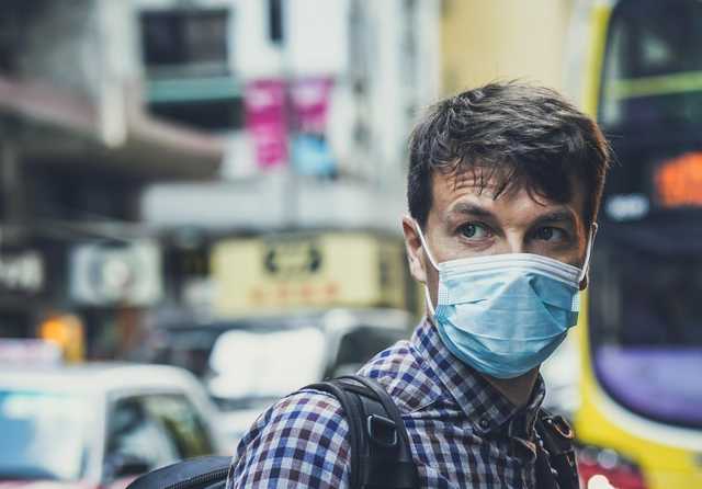 ʳ  COVID-19     4,8 