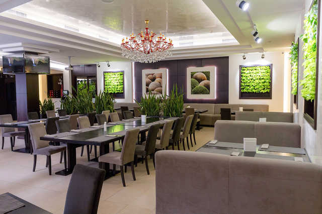 У Києві COVID-19 виявили у 35 ресторанах, магазинах і супермаркетах