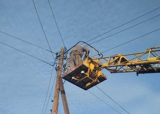 На Львівщині та Волині через негоду знеструмлені сотні населених пунктів