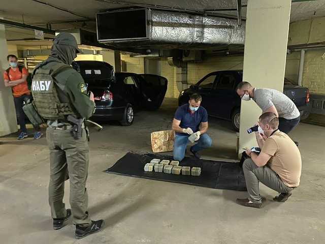 Взяточник Ильяшенко - человек главы ОП Ермака, - нардеп