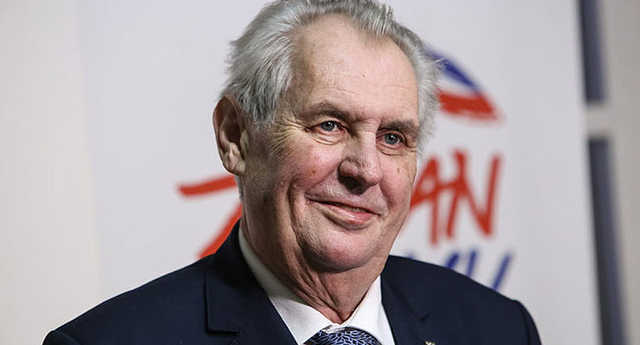 Завсегдатай московских парадов Земан отказался ехать в Москву