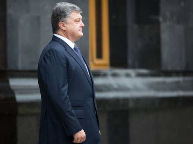 Порошенко надо критиковать, пока он не покинет политику