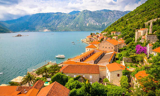 Чорногорія готова приймати українців за наявності “свіжого” негативного тесту на COVID-19