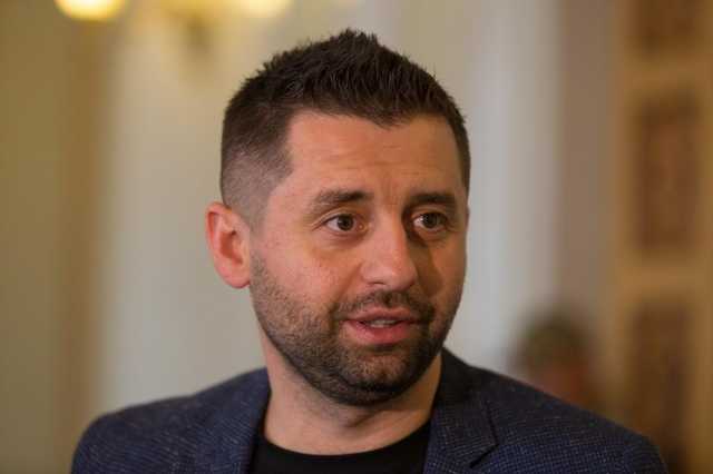 Шкарлета могут назначить врио министра образования, - "слуга народа" Арахамия