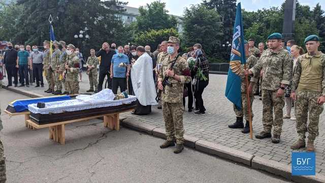 На Волыни попрощались с морпехом Ильей Струком, погибшим на Донбассе