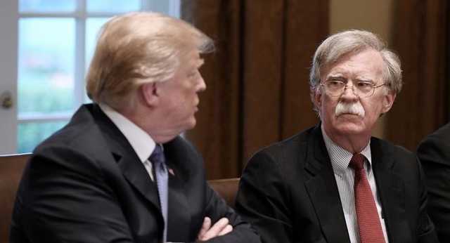 Трамп — феноменально тупой и алчный человек: сенсационные подробности из книги Болтона