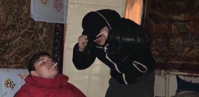 На Чернігівщині школярі знущалися над літньою жінкою та викладали відео у TikTok