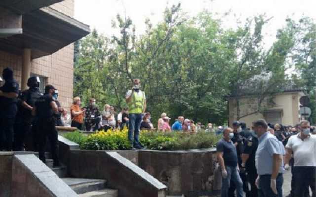 Бунт против COVID-пациентов в харьковской больнице: появилась резонансная информация о задержанном