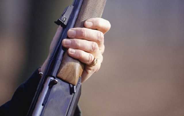 Під Києвом чоловік стріляв з рушниці серед вулиці