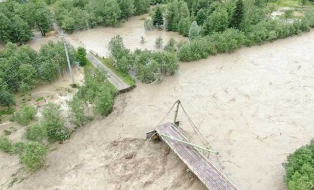 На западную Украину отправили Нацгвардию и авиацию