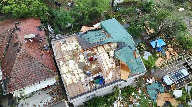 У Стамбулі через зливи затопило вулиці та пройшовся смерч, є жертви