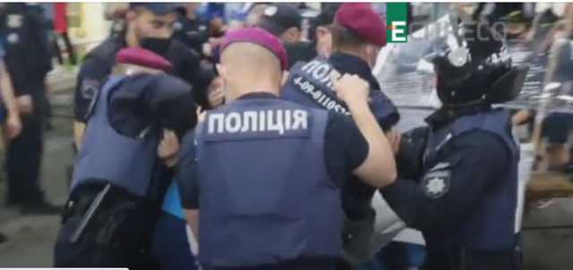 В Ивано-Франковске продолжается битва за главный рынок города