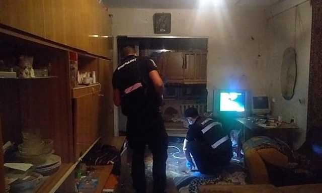 Чоловік у Києві побив свого хрещеника і викинув його у вікно: дитину госпіталізовано