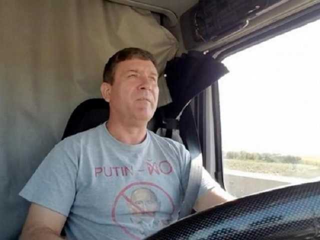 "Иди работай! Тебе такую страну доверили!" Известный дальнобойщик жестко ответил Зеленскому