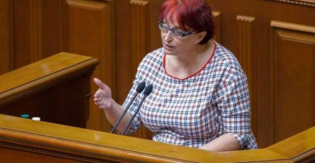 Слуга народа Третьякова заявила, что никуда не собирается уходить