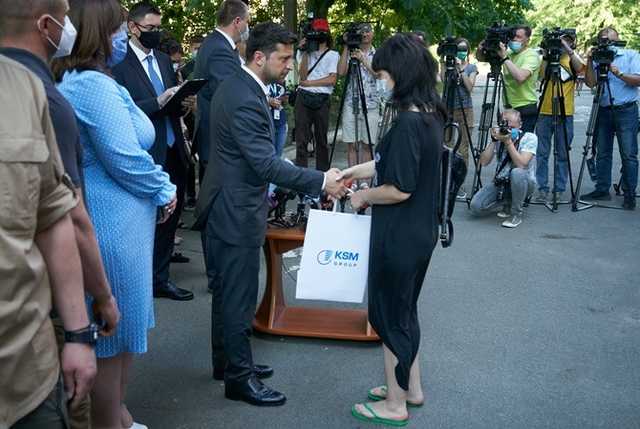 Квартиры с «душком». Кто за счет президента пытается отбелить свою скандальную репутацию