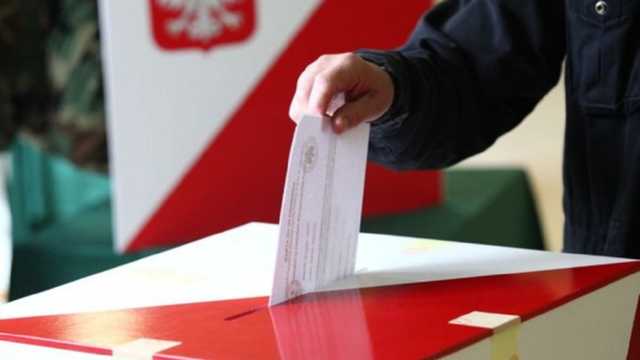 У Польщі проходять вибори президента, відкладені через COVID-19