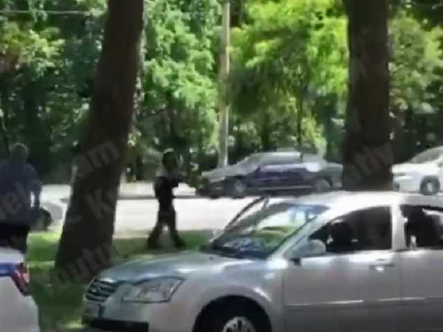 В Киеве патрульные устроили стрельбу из-за нападения бойцовских собак