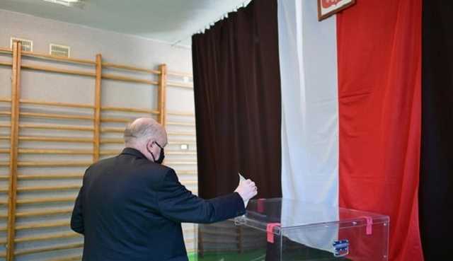 У Польщі на виборчій дільниці померла людина