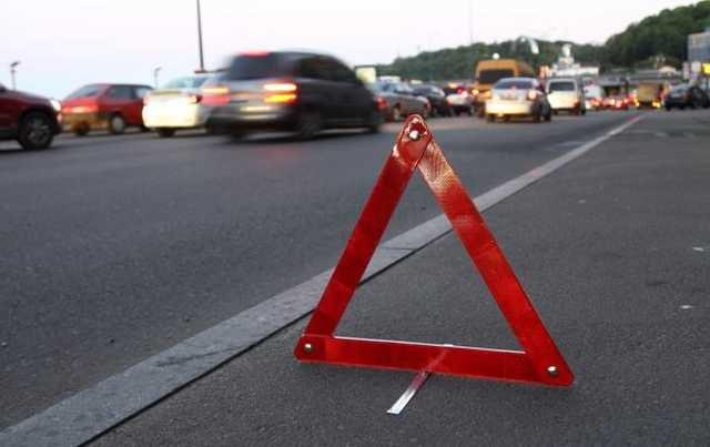 В Запорожской области автомобиль слетел в кювет, есть жертва и пострадавшие