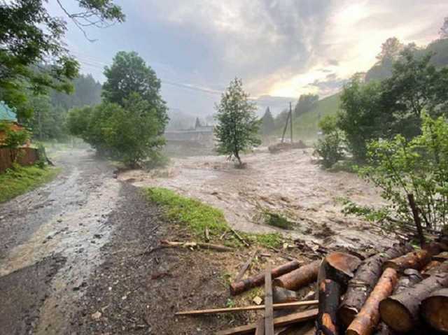 Новый потоп на Закарпатье: за два часа выпала 20-дневная норма дождей