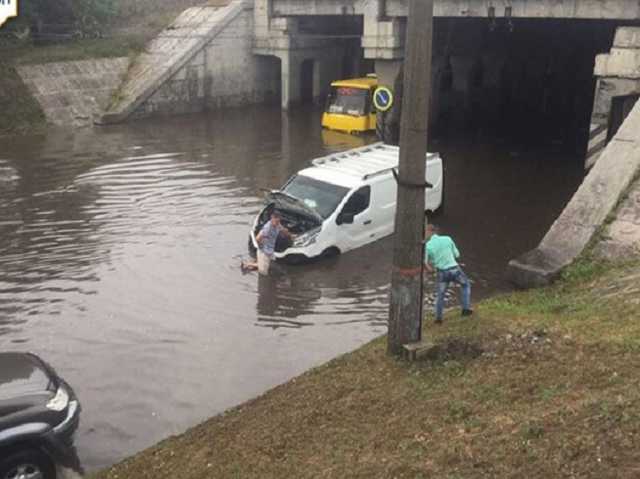 Стихия накрыла Украину: вслед за Одессой "поплыли" Херсон и Николаев