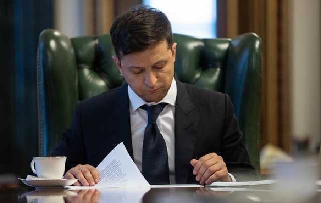 Зеленський підписав закон про заборону банкам штрафувати бізнес за прострочку по кредитам