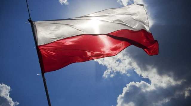 Польша отменила двухнедельный карантин для авиапассажиров из Украины