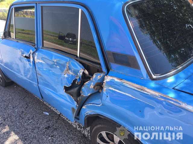 В Днепропетровской области грузовик наехал на инспектора полиции — он умер